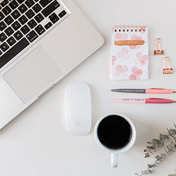 姐弟乱伦性爱视频 饥渴表姐投靠表弟 却遭性爱调沦为母狗 口活惊艳全程无套后入内射