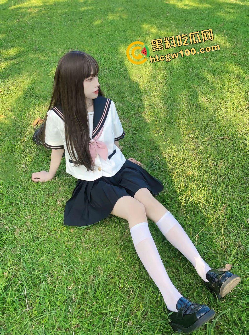 抖音清纯离异少妇反差嫩妹网红【港岛桂桂】覃老师私下骚贱的一面,JK制服约炮小帅操逼娇喘!原创独家曝光流出!-5