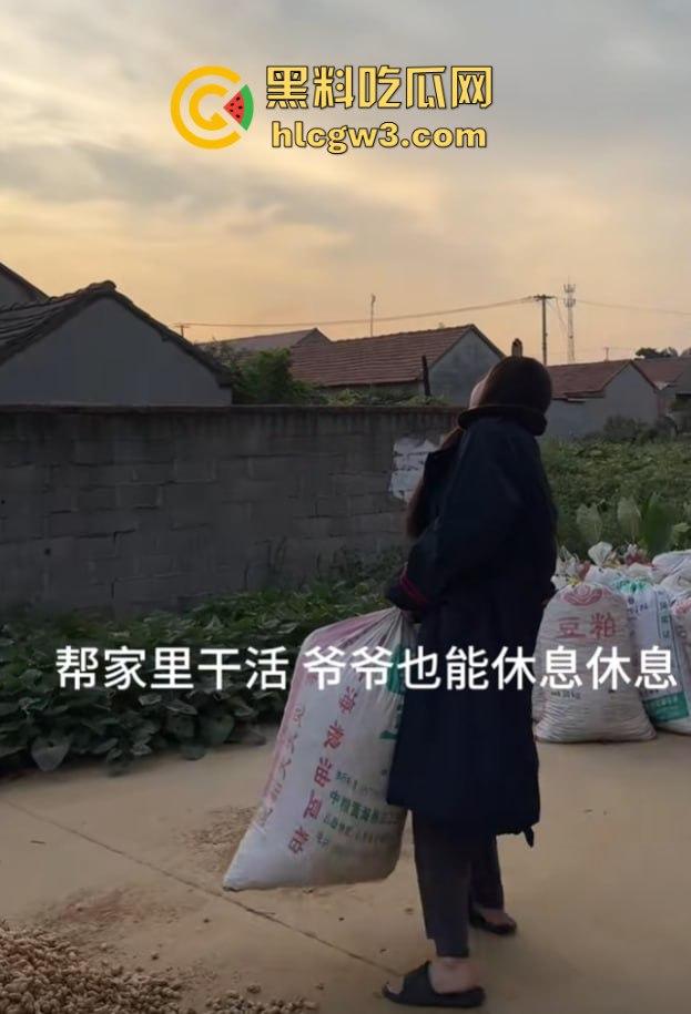 抖音主播『婉婉』炮厂认证主播边直播边放鞭炮，嘉年华狂刷鞭炮狂炸，大哥们这电子养蛊玩法真是太炸裂了！-4