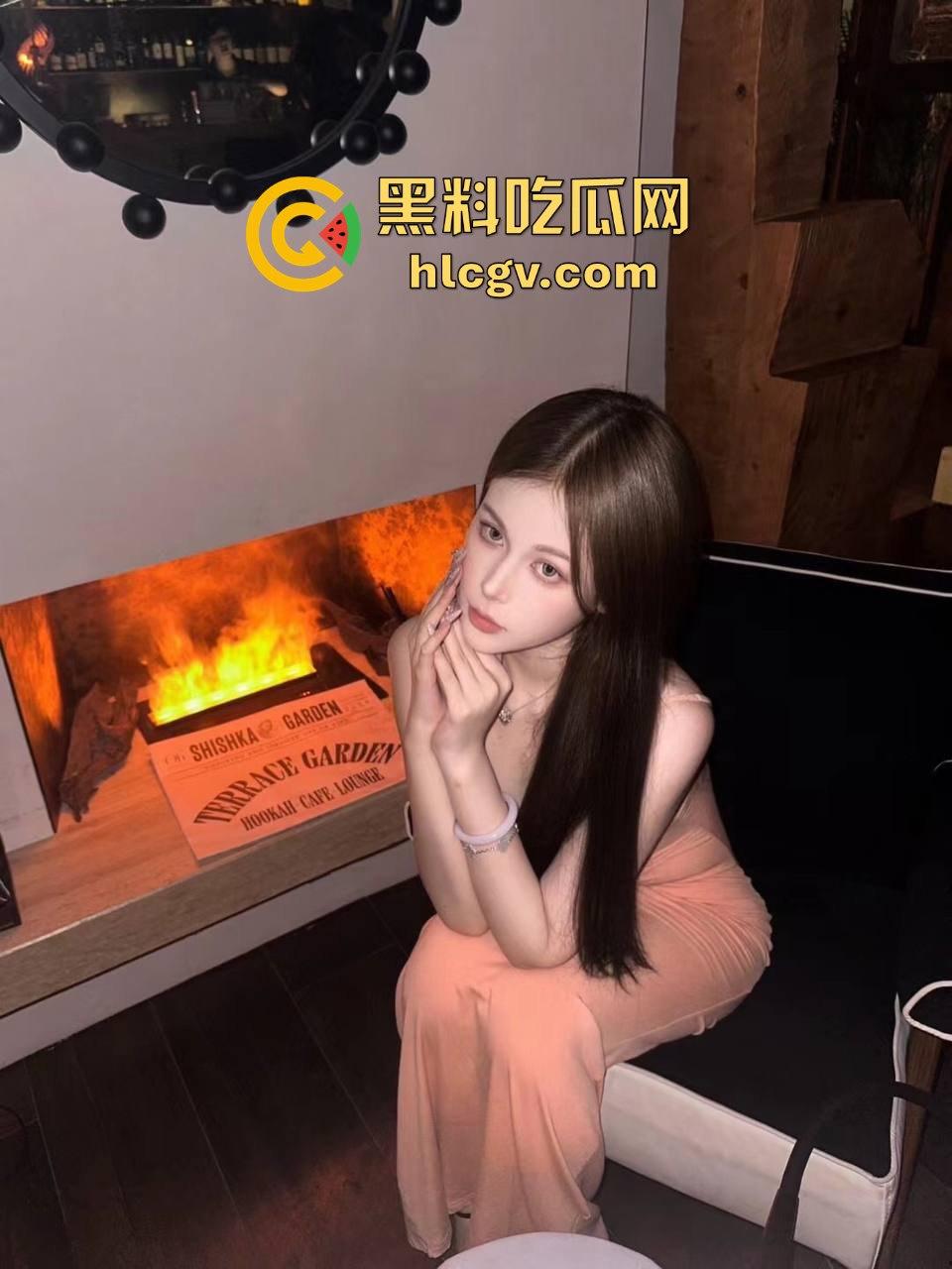 拜金女『 林诗曼 』日逼全能多线操作!一边被草一边语音和闺蜜聊男友内射问题,她这是在草间关怀!-6