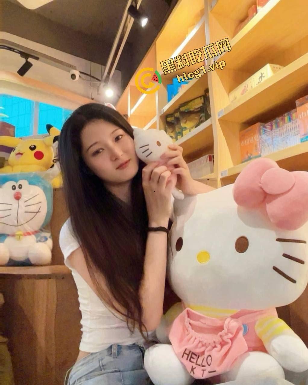 西藏职业技术学院反差婊『林丹妮』纯情小母狗 宿舍发骚 床上浪叫啪啪流出!-1