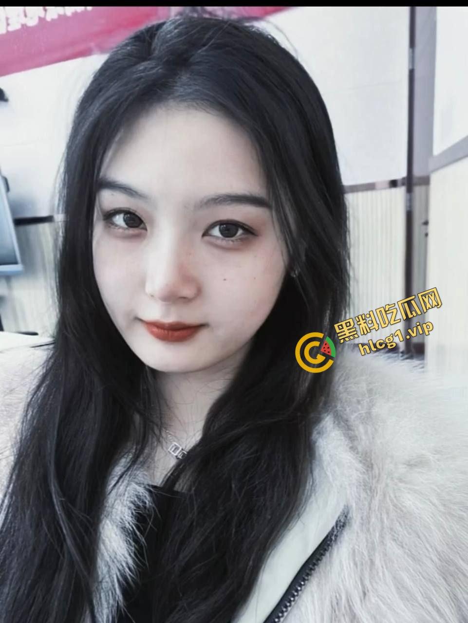 西藏职业技术学院反差婊『林丹妮』纯情小母狗 宿舍发骚 床上浪叫啪啪流出!-3