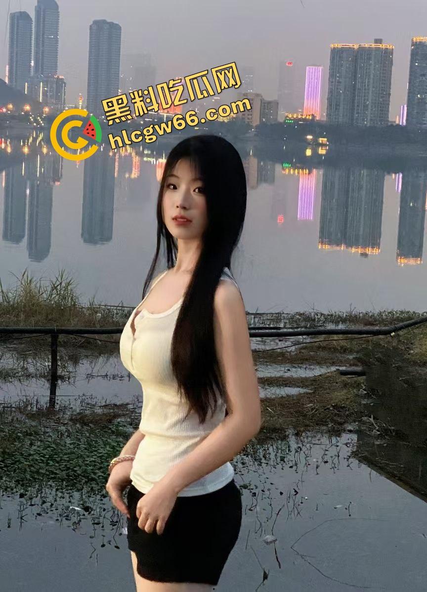 石家庄财力猛男专约嫩妹，大三倍体型压身爆操，小嫩逼撑得直抖腿，这谁看了不心疼又不硬！-2