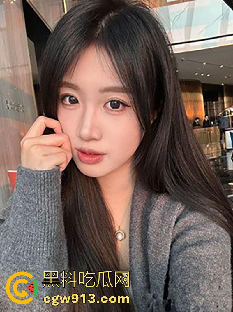 南京大奶极品反差婊【王腾诺】，外表清纯床上淫荡，身材曼妙眼神魅惑，深喉骑乘引爆荷尔蒙！-1