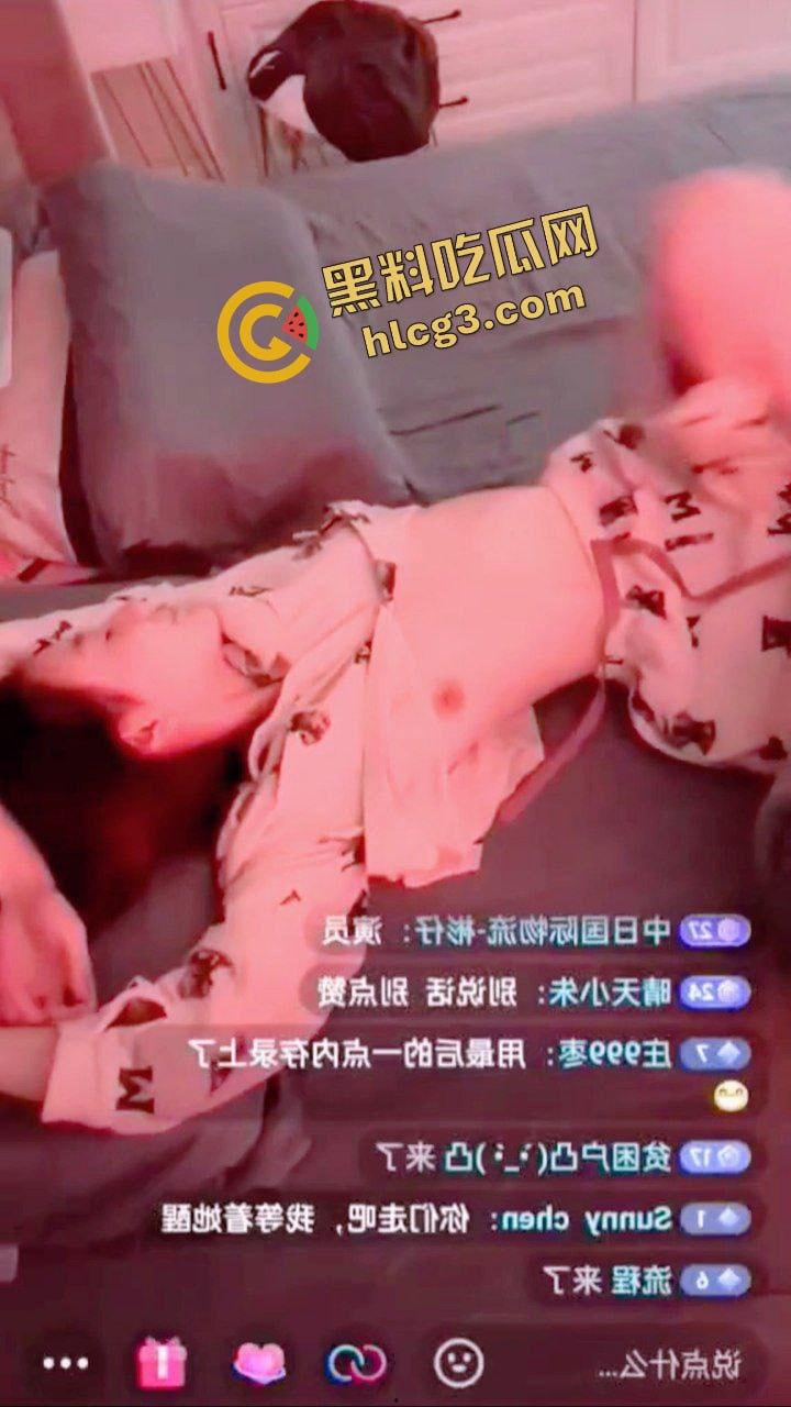 抖音快手女主播 露奶走光大合集!是故意还是不小心 奶头风格不一 绝对劲爆!-1