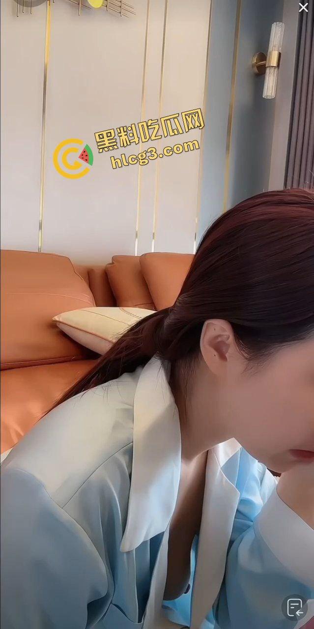 抖音快手女主播 露奶走光大合集!是故意还是不小心 奶头风格不一 绝对劲爆!-8