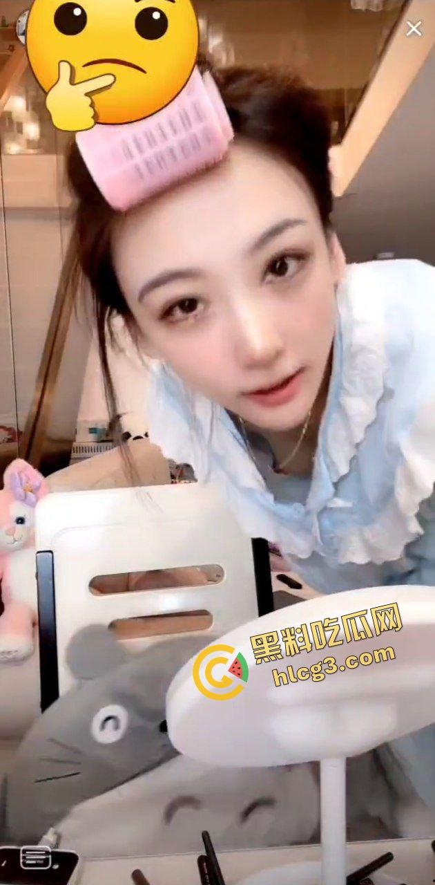 抖音快手女主播 露奶走光大合集!是故意还是不小心 奶头风格不一 绝对劲爆!-14