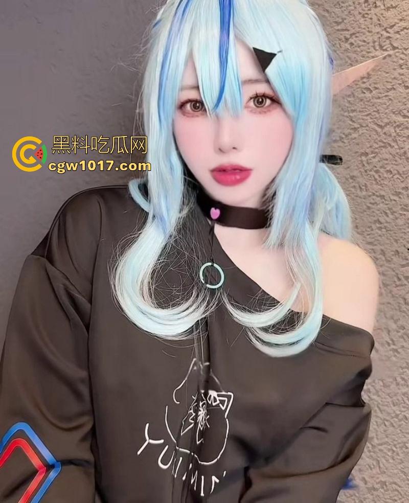 亚洲反差极品女神【Rizuna】最新作品Cos雪花菈米,擦边自慰,声线软糯得像融化蜜糖,直钻你耳朵里撩骚!-4