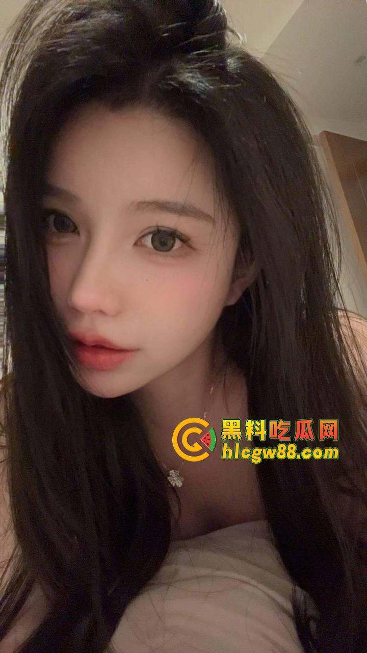 哈尔滨39中『钱晶』表面是人民教师，课后兼职洗浴小姐被大哥穿着浴袍开门日逼，玩的就是真实！-2