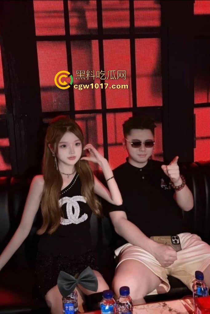 说唱歌手揽佬一句来财,演出落地哪城就睡哪城粉丝,还高调宣称“被我操是你们这辈子最大荣幸”,能赚钱还有B操有何不可?-6