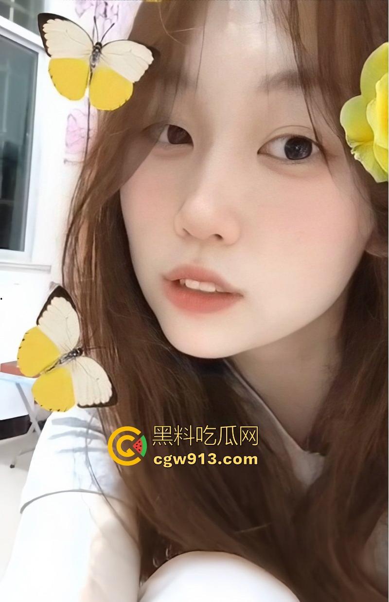 广州白云学院清纯少女【赵莉】私密视频流出,绝美脸蛋黑丝美腿,白嫩淫穴自慰淫水狂喷,简直就是极品!-1