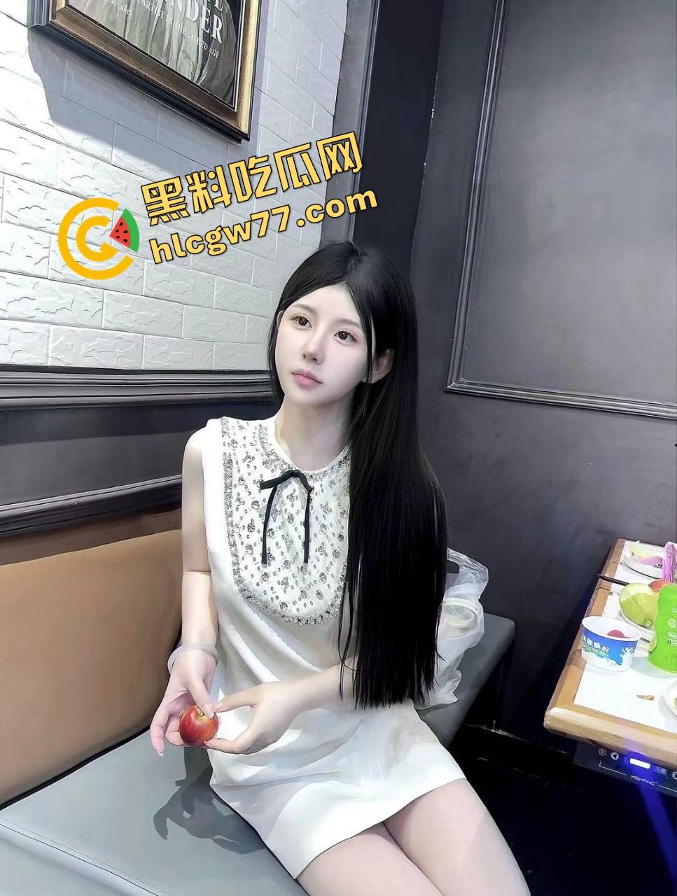 湖州城际学院『孙雪』逼嫩得一戳就喷水,像谁拧爆了矿泉水瓶,富二代的移动射精桶认证!-2