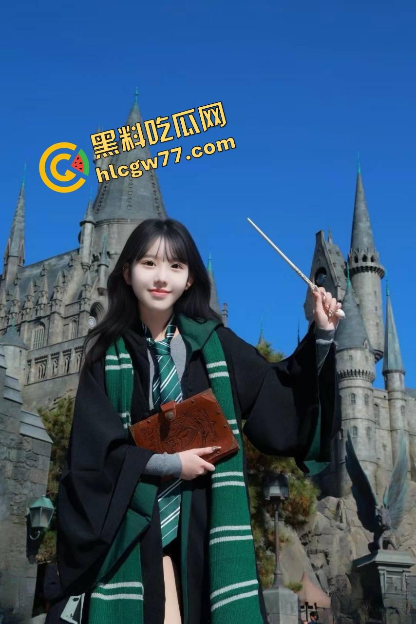 湖州城际学院『孙雪』逼嫩得一戳就喷水,像谁拧爆了矿泉水瓶,富二代的移动射精桶认证!-4