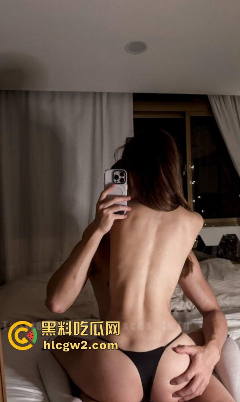 台湾骚鸡【TWIN】优雅酥胸反差婊搞到高潮脚趾折起来 还带闺蜜玩3P玩到飞起!-15