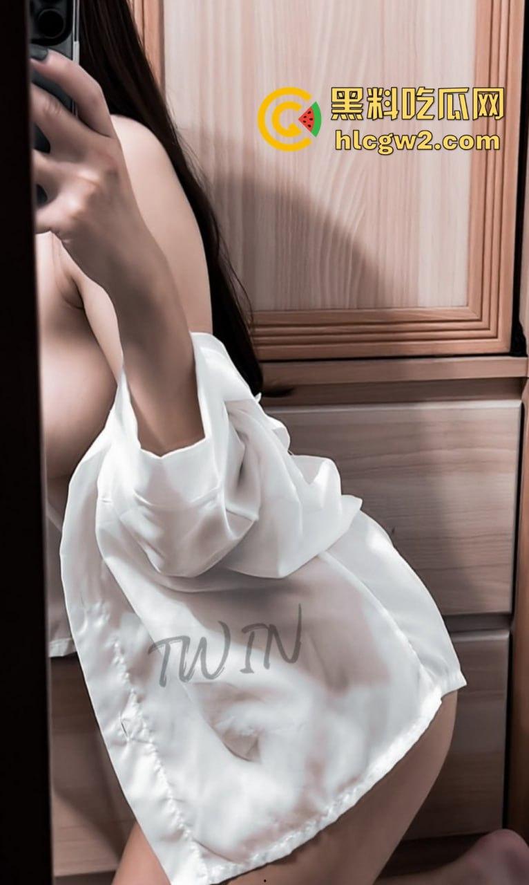 台湾骚鸡【TWIN】优雅酥胸反差婊搞到高潮脚趾折起来 还带闺蜜玩3P玩到飞起!-29