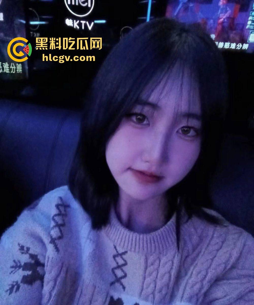 四川成都18岁高中美女学妹骚气十足!黑丝翘臀让人忍不住,粉嫩鲍口令人欲罢不能!-2