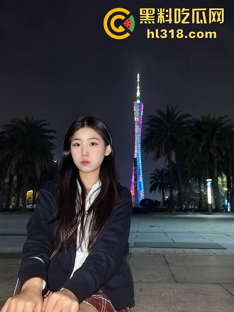 上海交通大学【李若菲】,极品身材大二学生妹,被金主爸爸包养,翘起美臀上位骑乘,性爱视频流出!-2