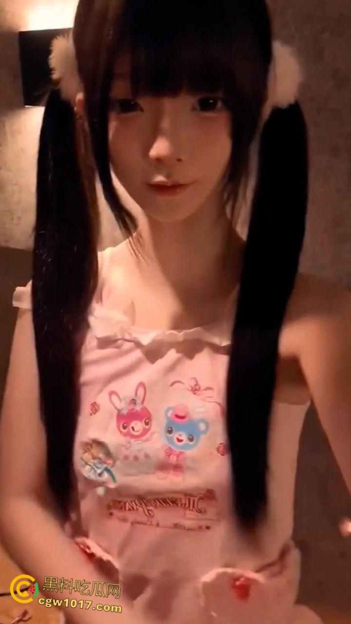 极品萝莉少女【金币崽】,与金主爸爸3P淫趴,清纯少女被调教成专属母狗,SM捆绑滴蜡,多姿势爆操骚浪到爆!-2