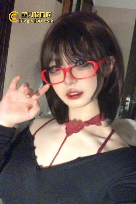 昆明文理学院大一『严依祎 』没几个粉丝呢已经开始伺候金主了 COS小妖精穿JK被爆操得满地流水!-4