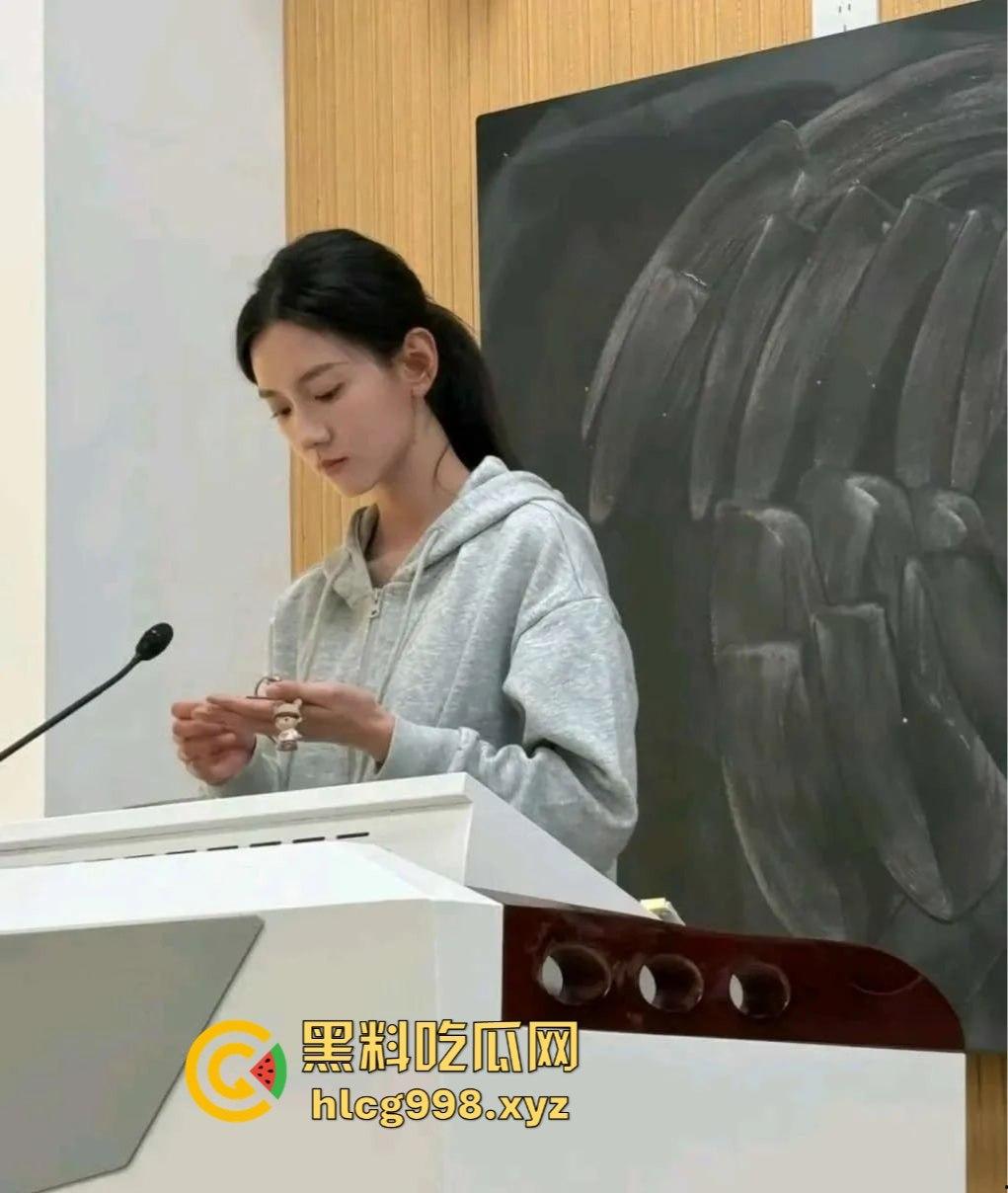 于正新签女艺人『张婉莹』塌房速度惊人!上午签约下午就爆曾在河南当老师做爱视频流出还逼原配打胎!-26