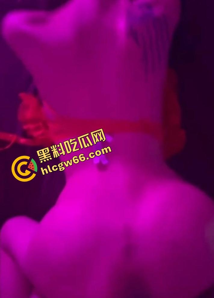 南京变性骚货COCO私密视频疯传！靠潜规则当车模，专爱男人内射小骚穴，变完性浪得更贱！-15