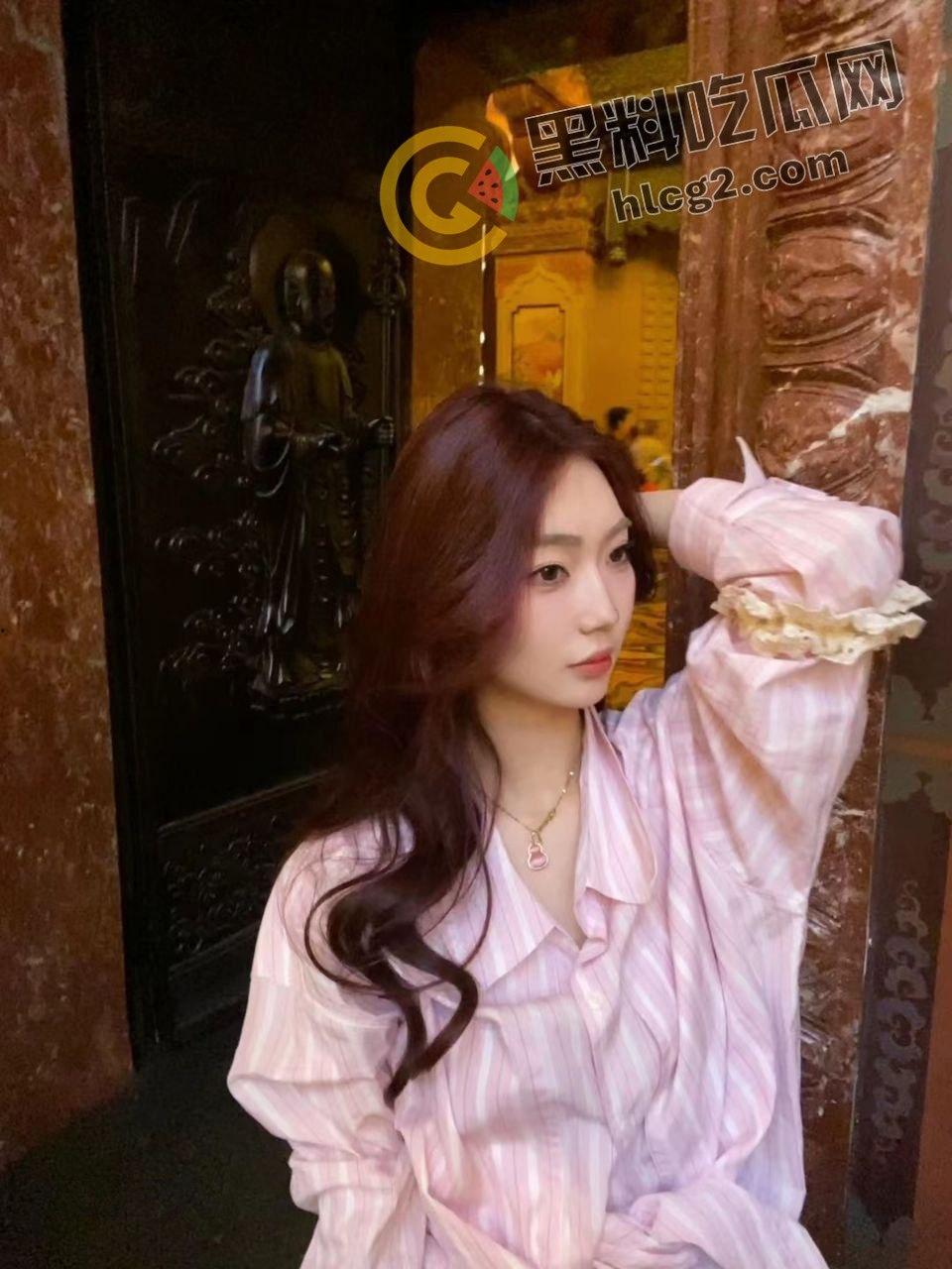 重庆高颜值美女「李欣」性爱自拍视频泄密，百度网盘重口味日常曝光-2