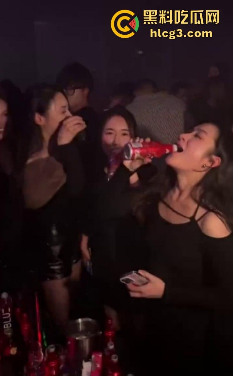 夜生活刚刚开始 气氛组已就位 兄弟们嗨起来!-1