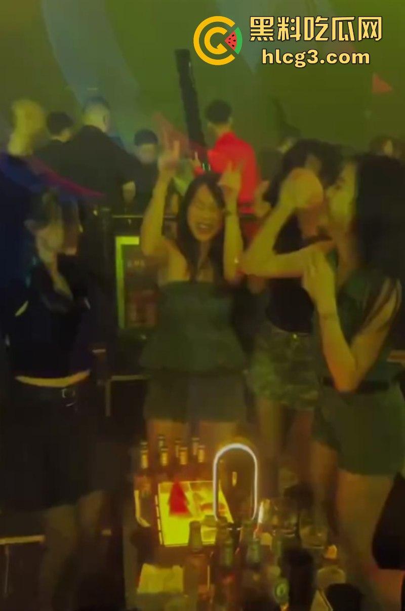 夜生活刚刚开始 气氛组已就位 兄弟们嗨起来!-6