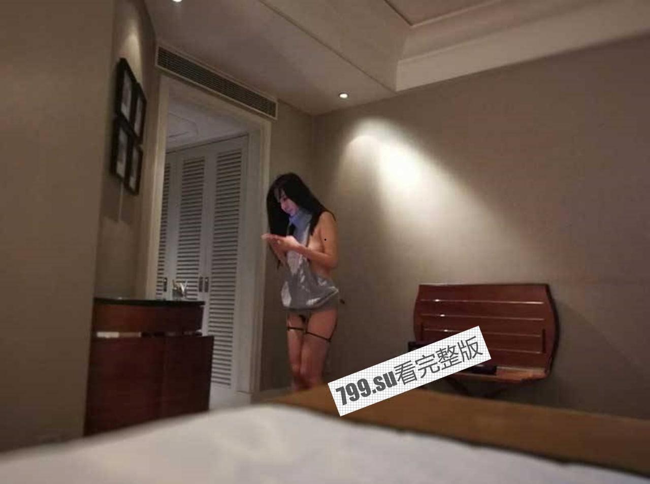 知名 B 站已婚 Coser 纤华烬琉璃 runa 酱 黑人专用农具 援交 5000 一晚-24