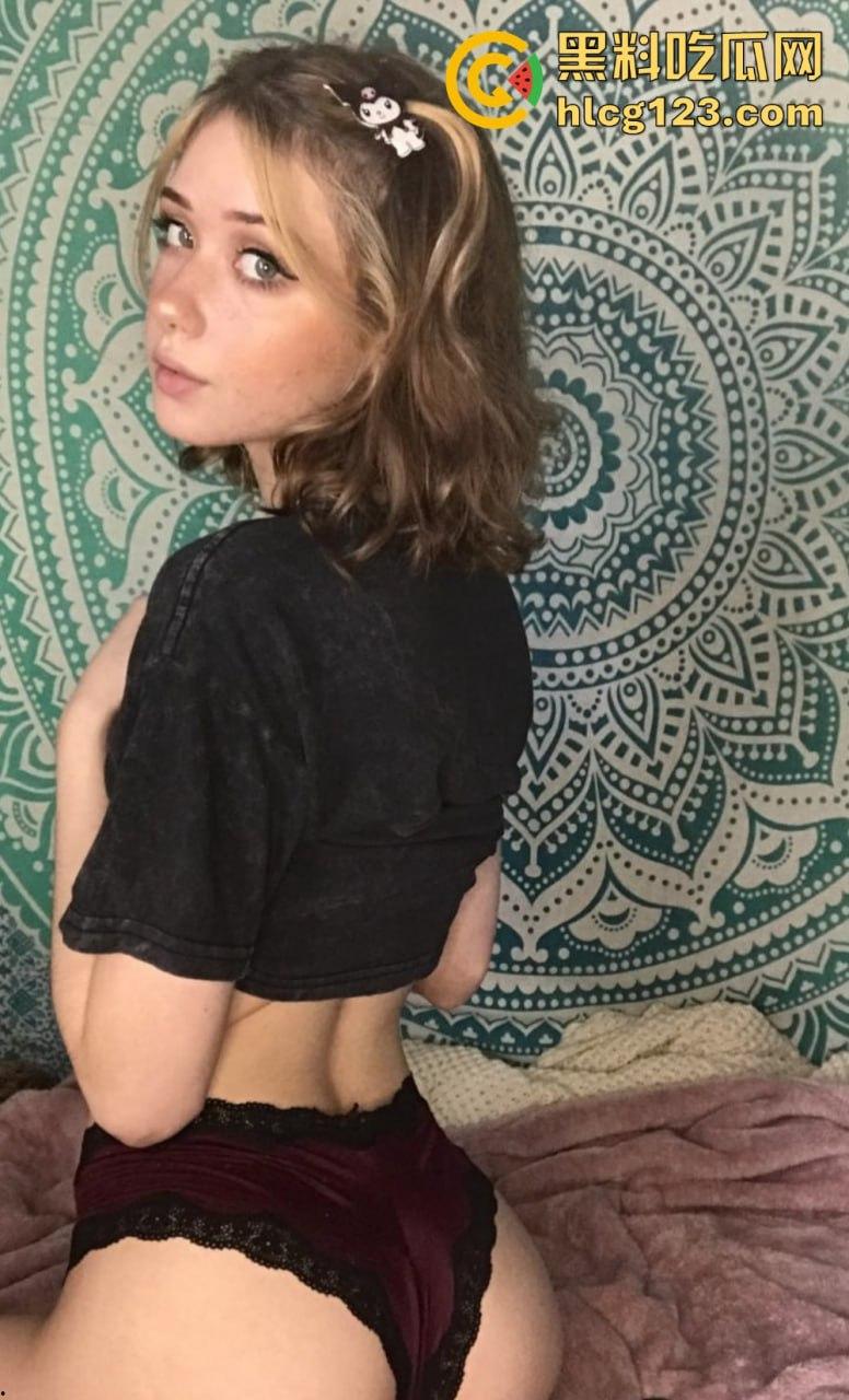 洋马BrattyDeath粉嫩小穴福利合集！胸虽小但绝对射爆，瓜友们别错过这波顶级福利！-19