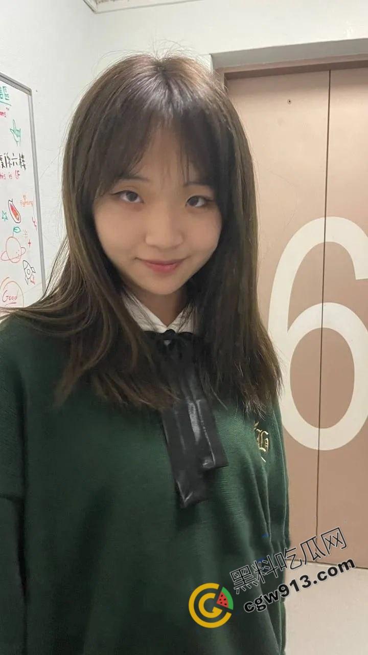 上海财经大学嫩妹黄玉凤: 金主爸爸的掌上明珠or富二代的新欢女主角，她究竟有何魅力?-4