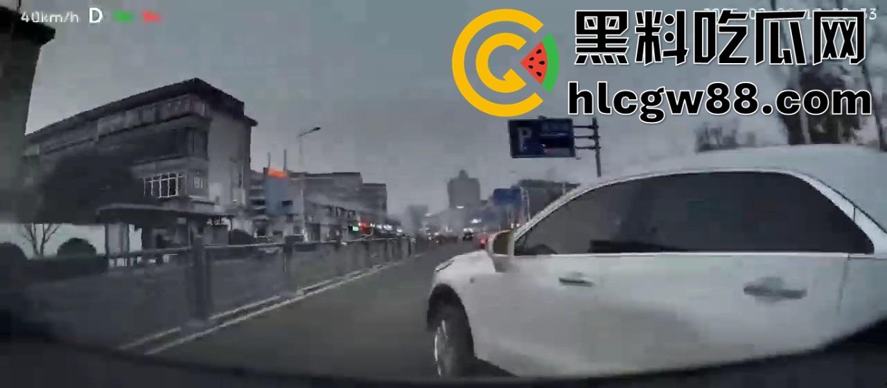 女友抢方向盘撞车差点送我上天，哭着求我别报警，这绿茶婊还想让我原谅她！-11