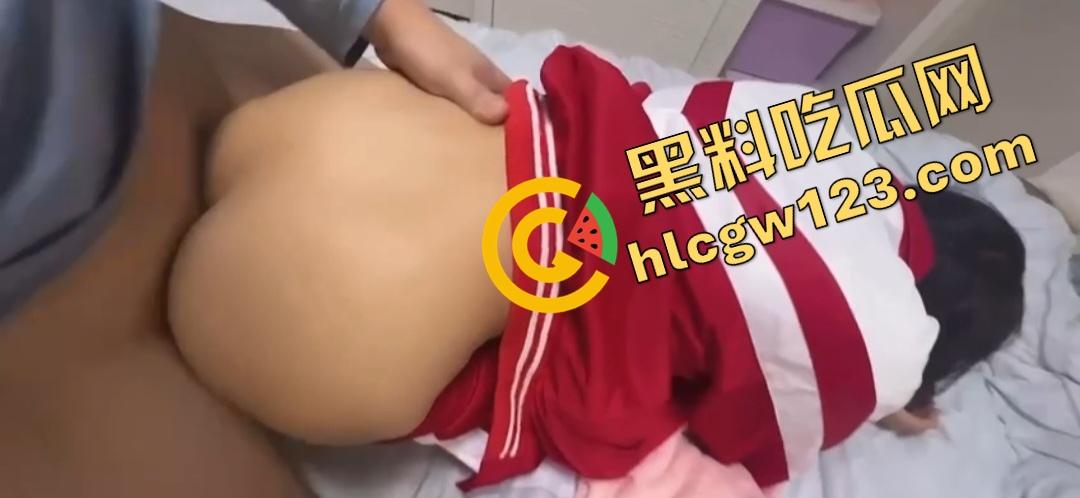 抖音【勾勾小公主】故意勾引校长破处,要求校长强行内射并且买奢侈品,不然发抖音曝光!-7