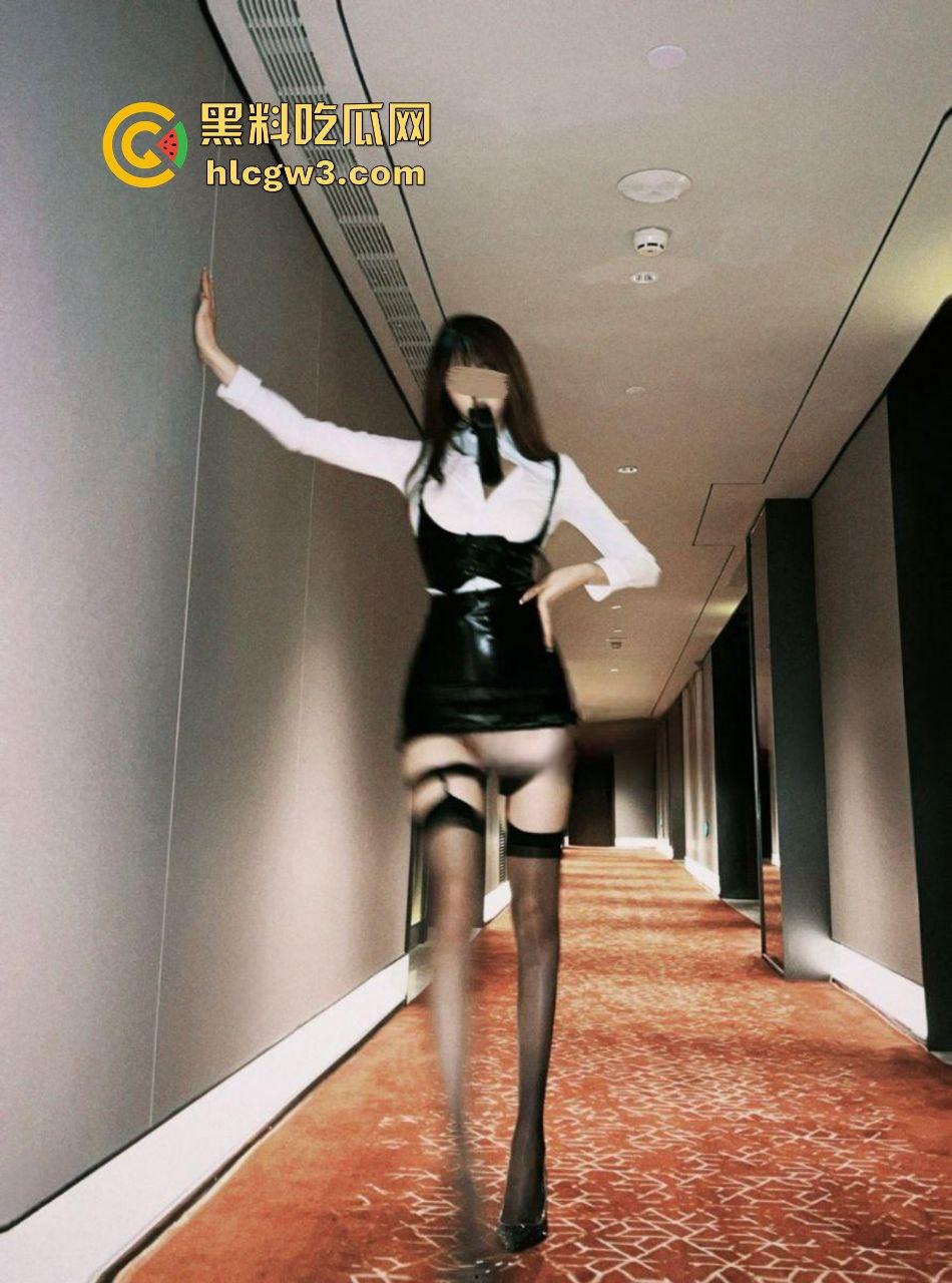 魔都骚货『Luvvv1』全场淫趴搞翻天 黑丝高跟踩着狂浪挑逗嘴上喊爸爸,精盆骚逼流精直喷满地!-20