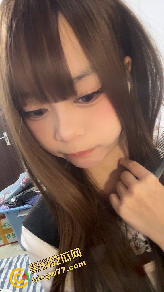 外表卡哇伊，内里母狗命，合肥女高『娜美』撅屁股掰嫩穴，被小哥操成奶子缩水狗，反差贼他妈顶！-8