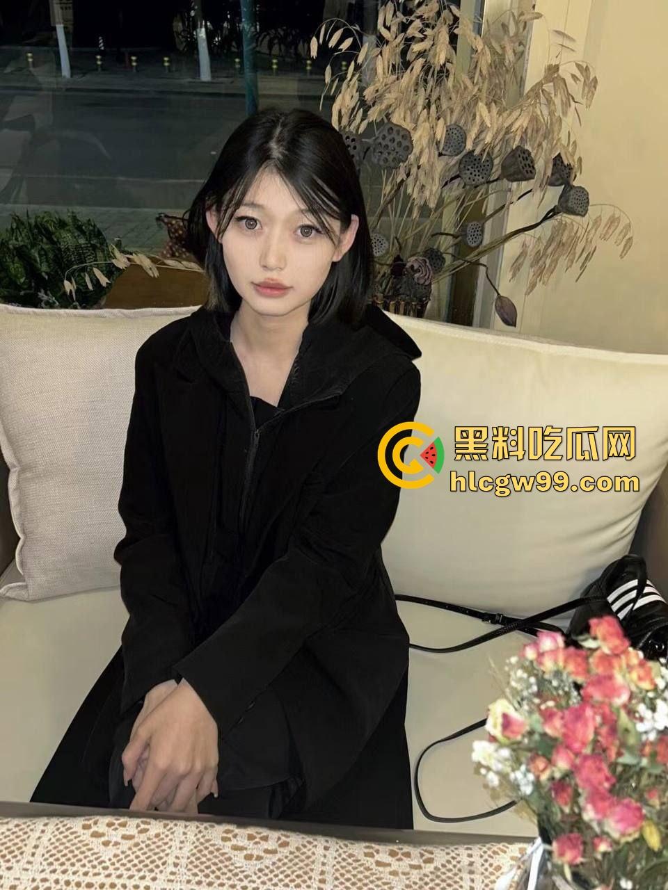 宁夏回族骚货【马莹莹】被粉丝爆料，22岁高挑学生妹，擅长口交后入SM全包，口交技术一流真会玩！-5