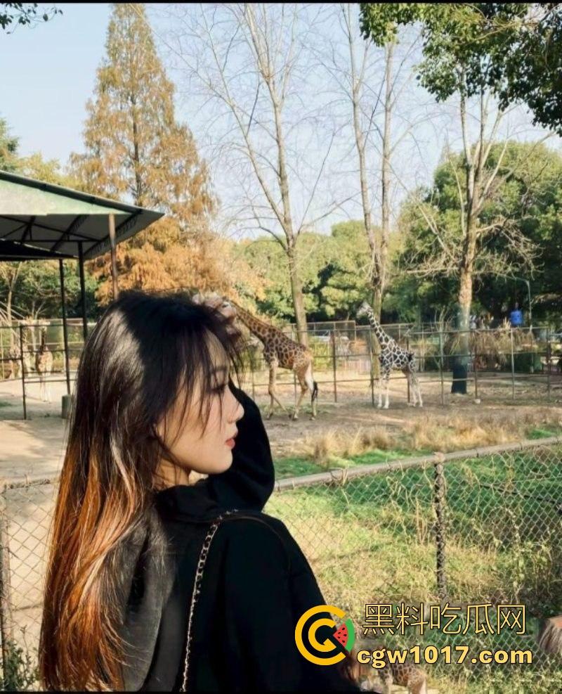 天津体育学院音乐系学姐与体育男友激情自拍泄露,丰满学姐配180体育学弟注定是场恶战,骚货自带M属性床上功夫深厚!-1