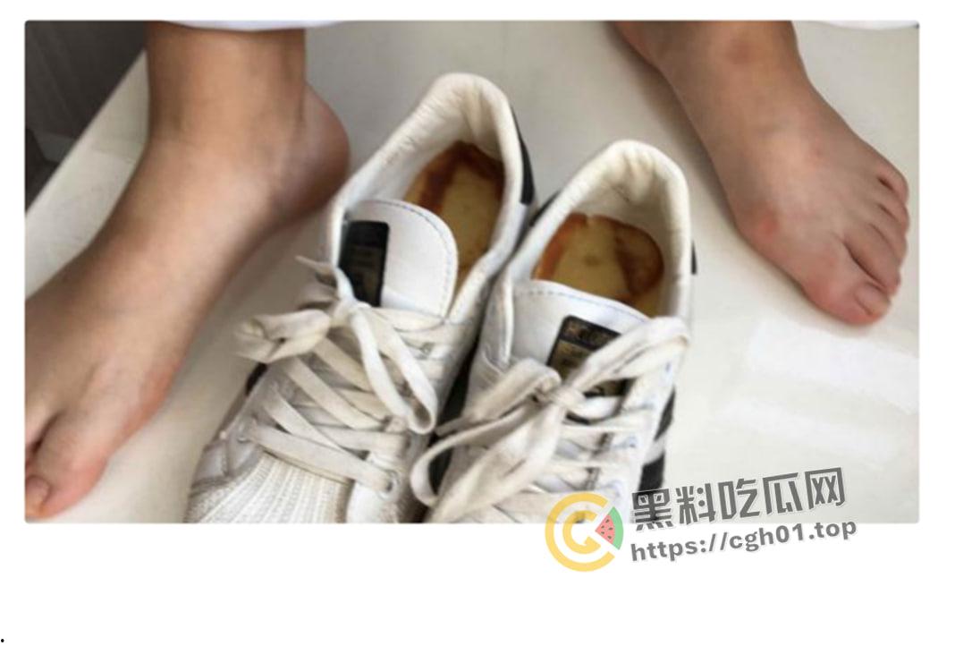 M男被初中生妹子圈养狂虐一星期 黄金圣水当饭 肋骨骨折 差点被打死 超详细记录-9