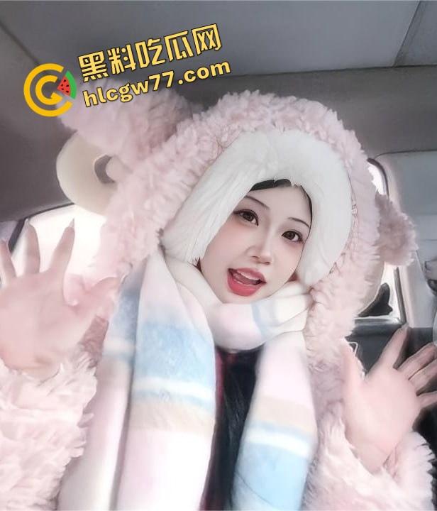 赣州00后【刘飞羽】裸贷爆料,高颜值女神私密撩姿大曝光,黑美甲让人看了都想舔!-2