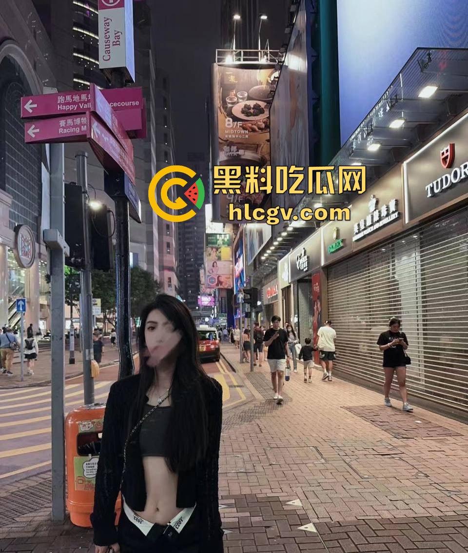 约啪大神『隔壁王某某』狂约极品嫩模!颜值身材爆表,胯下游戏燃烧的不止是卡路里,还有人民币!-1