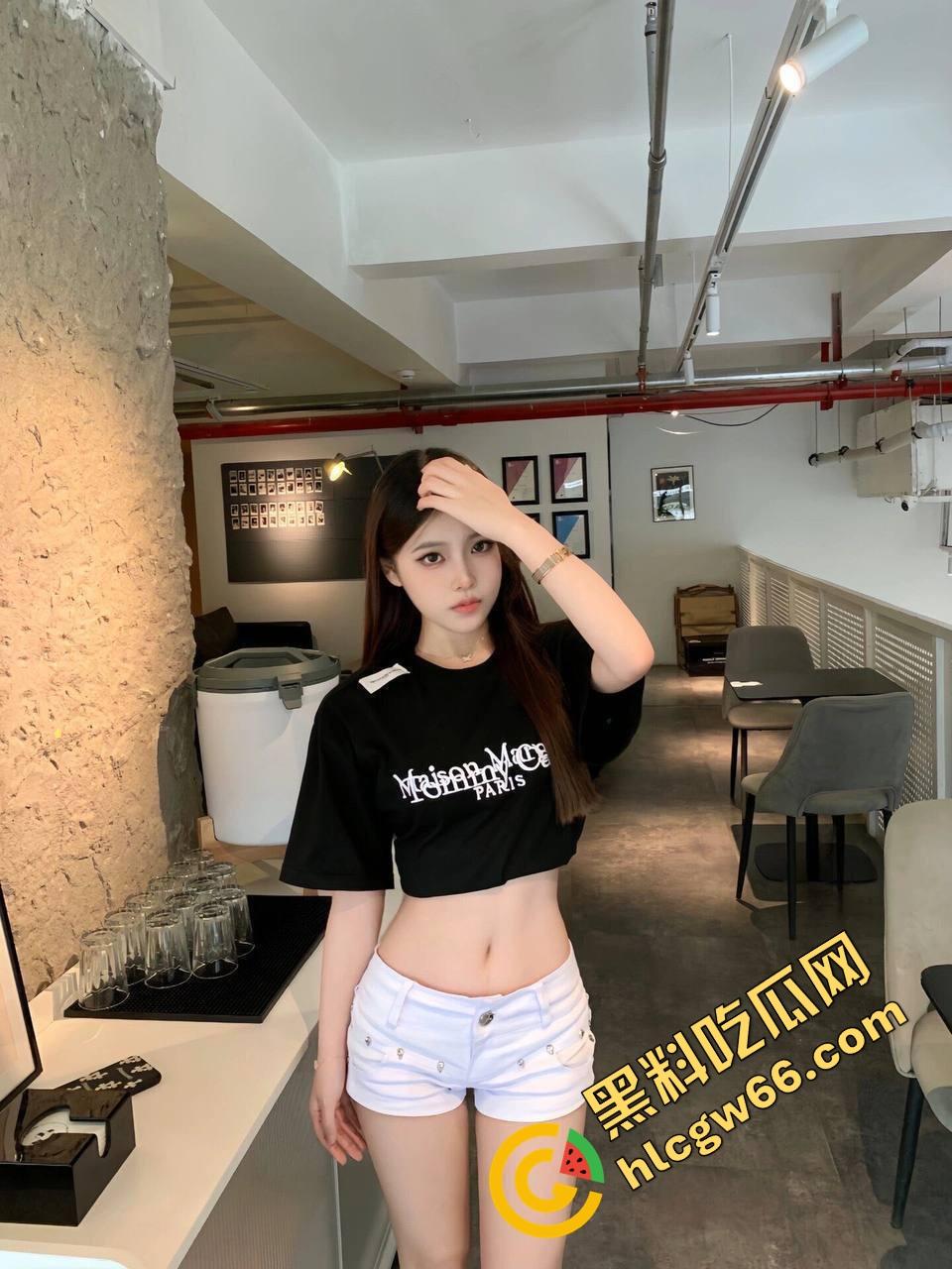 珠海大神【ToroS】学妹收割机,当街母狗调教,跪舔肉棒爽喷骚水,骚穴灌满精液流出!-4