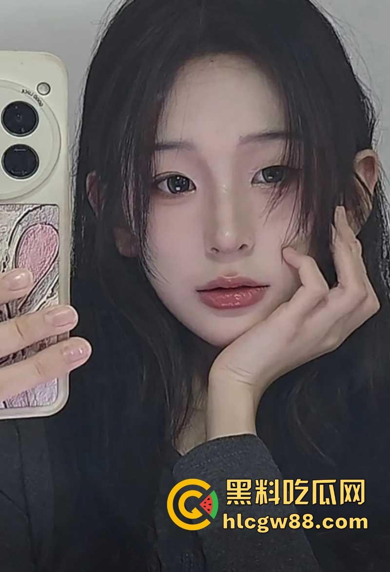 辽宁师范大学钢琴艺考生【刘小萌】高中时期裸聊视频被曝光 小小年纪就骚性大发的母狗 内容炸裂!-2