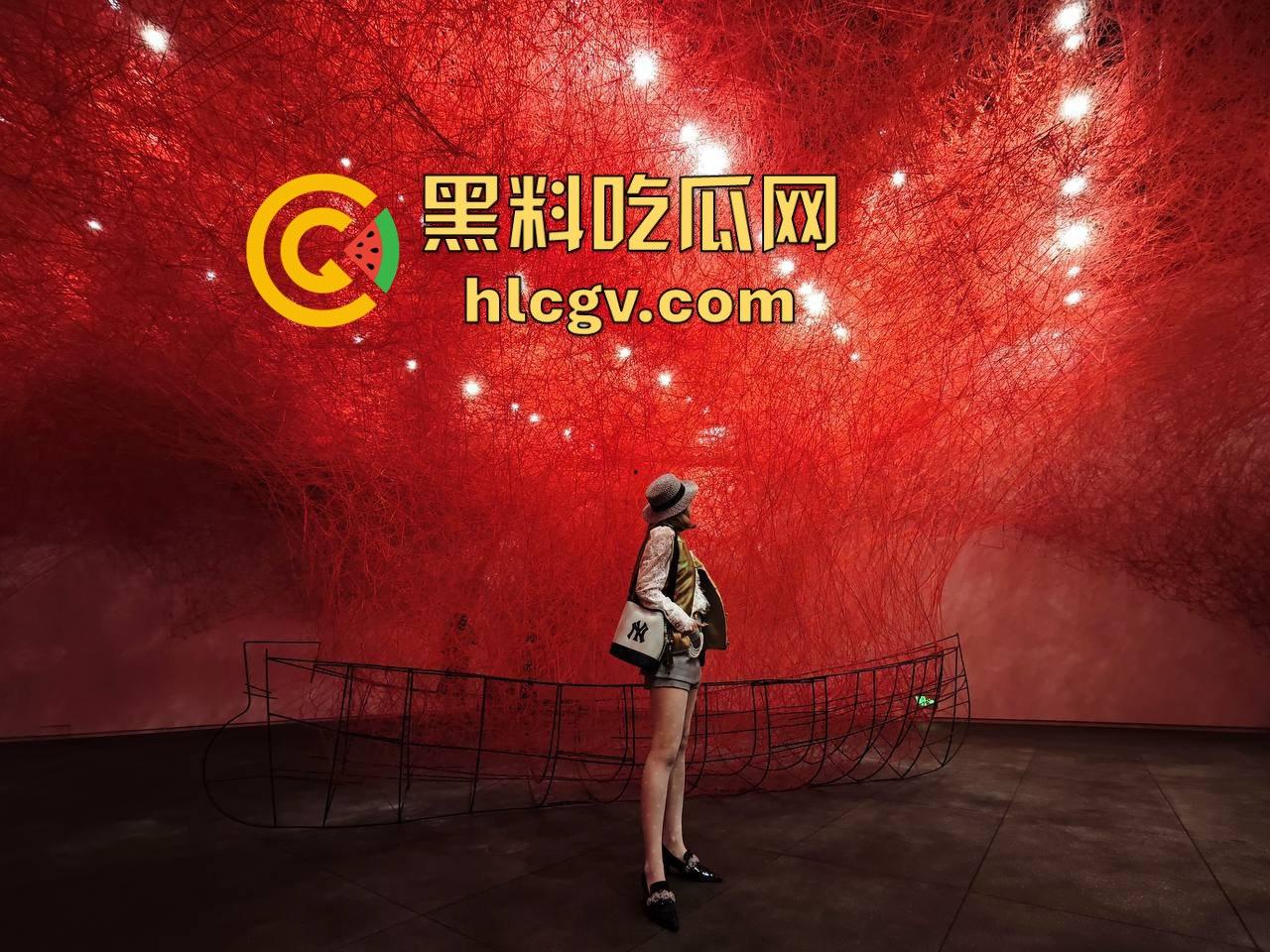 台球厅包房大战足模『赵郑云』!灵巧玉足勾魂,沙发后入正爽时突然有人敲门,瓜友吓得差点软了!-1