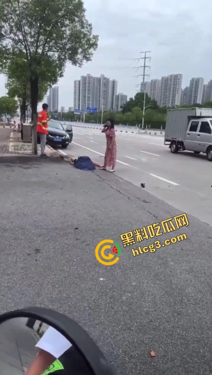 广东一女子接朋友去喝茶 没想到半路上被阎王接走了！-4