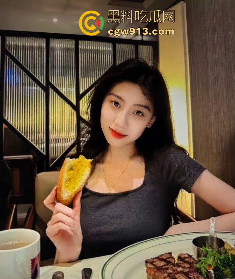 景德镇美术学院【郭慧沫】做爱视频泄密，蕾丝内裤包裹不住肥嫩的屁股，奶子呼之欲出，口爆后入各种姿势玩不停！-2