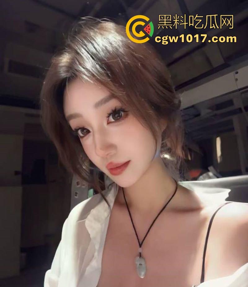 抖音网红【猪猪子】价值千金的大尺度裸聊视频曝光,高冷御姐变骚浪舞姬,露脸卖骚嫩逼巨乳一览无遗!-2