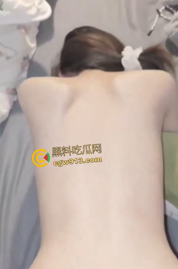 外卖小哥50元送醉酒妹子回家被勾引！细腰肥臀被操到狂抓床单，小哥又赚钱又得吃，太爽了！-3