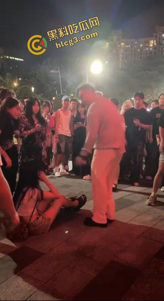 炸裂抓奸事件！厦门福馆李晓彤与男小三被当场捉奸 爆出金句  “她给我舔屌吞精时，你还在哪里打飞机”  气疯后踢打女人-6