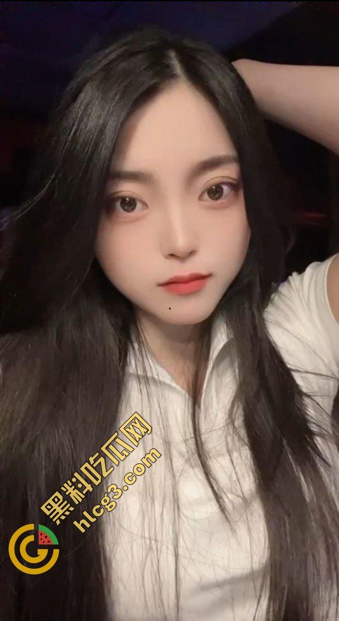 瓜友投稿曝光模特骚货『兔兔』美臀配花纹引人注目 第一视角多场景后入爆操诱人撸！-4