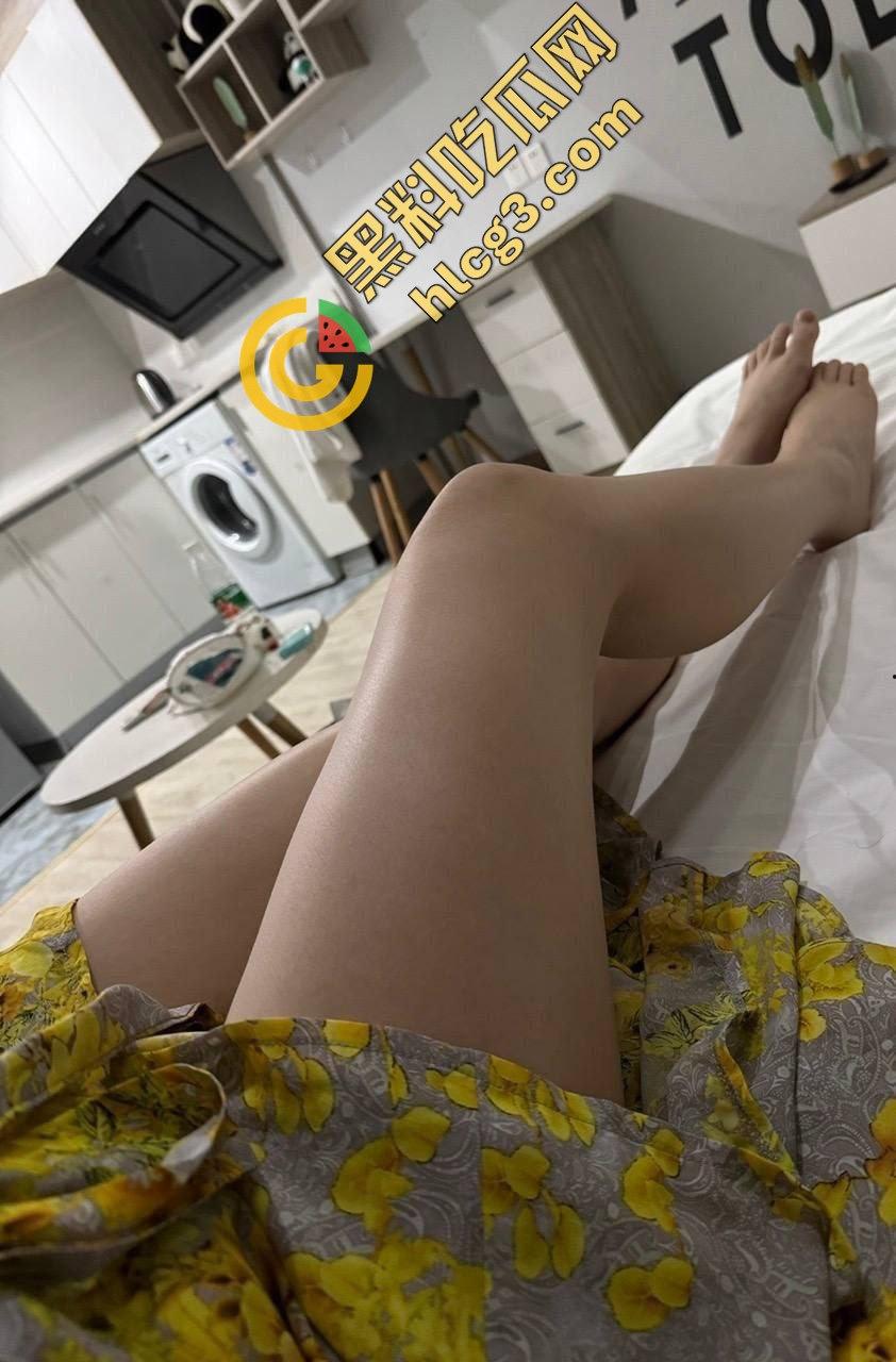 瓜友投稿曝光模特骚货『兔兔』美臀配花纹引人注目 第一视角多场景后入爆操诱人撸！-5